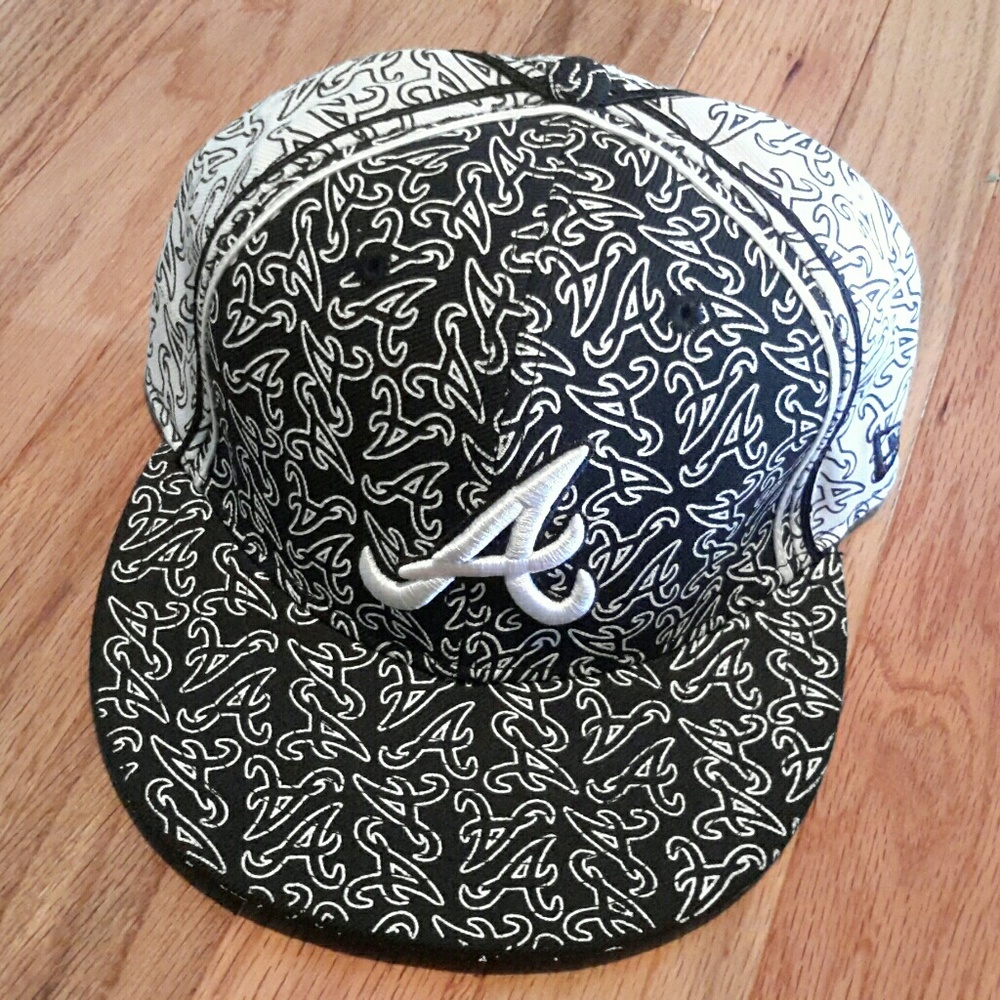 LE Authentic Braves Flat Bill Black and White Hat